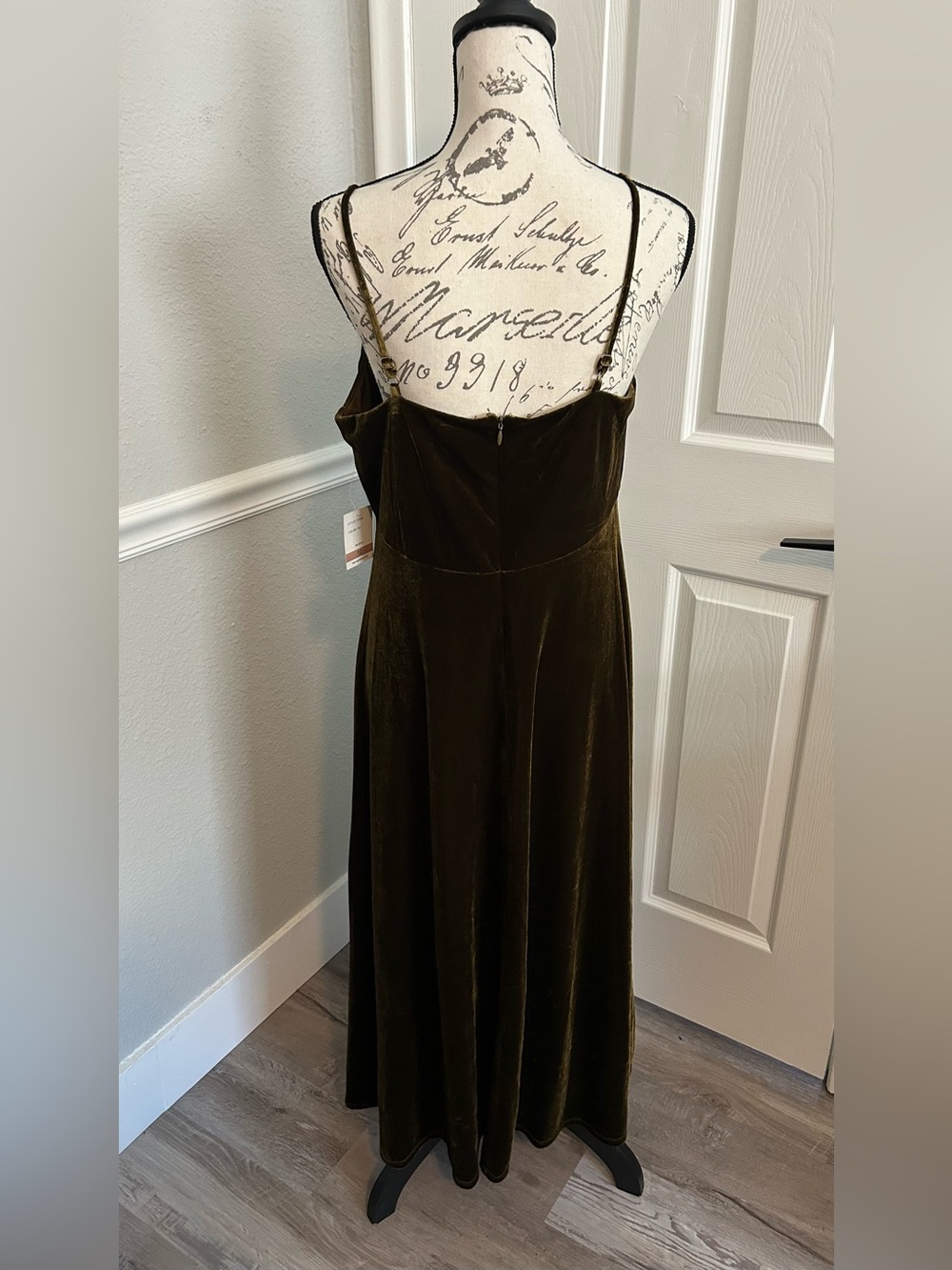 NWT Taylor Olive Green Velvet Slip Dress Size 12 - Picture 2 of 7